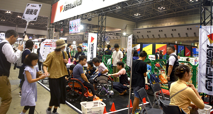 <h2 class="mv-title" slot="mv-title">i enjoy ! パラスポーツパーク <br class="u-is-sp" />featuring <br class="u-is-pc" />Tokyo Tokyo <br class="u-is-sp" />Old meets New</h2> キービジュアル