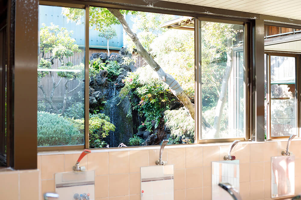 建築家・長坂常と写真家・池田晶紀がゆったり巡る。東京銭湯、温故知新。 イメージ2