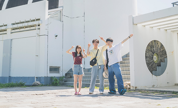 東京で味わう自然の恵み!<br>絵付け×釣りを満喫、<br>アクティブ学生の新島冒険記